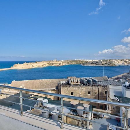 Valletta Luxury 4-Bedroom Duplex With Stunning Sea Views Private Terrace And Jacuzzi Exterior photo