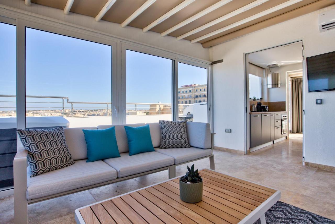 Valletta Luxury 4-Bedroom Duplex With Stunning Sea Views Private Terrace And Jacuzzi Exterior photo