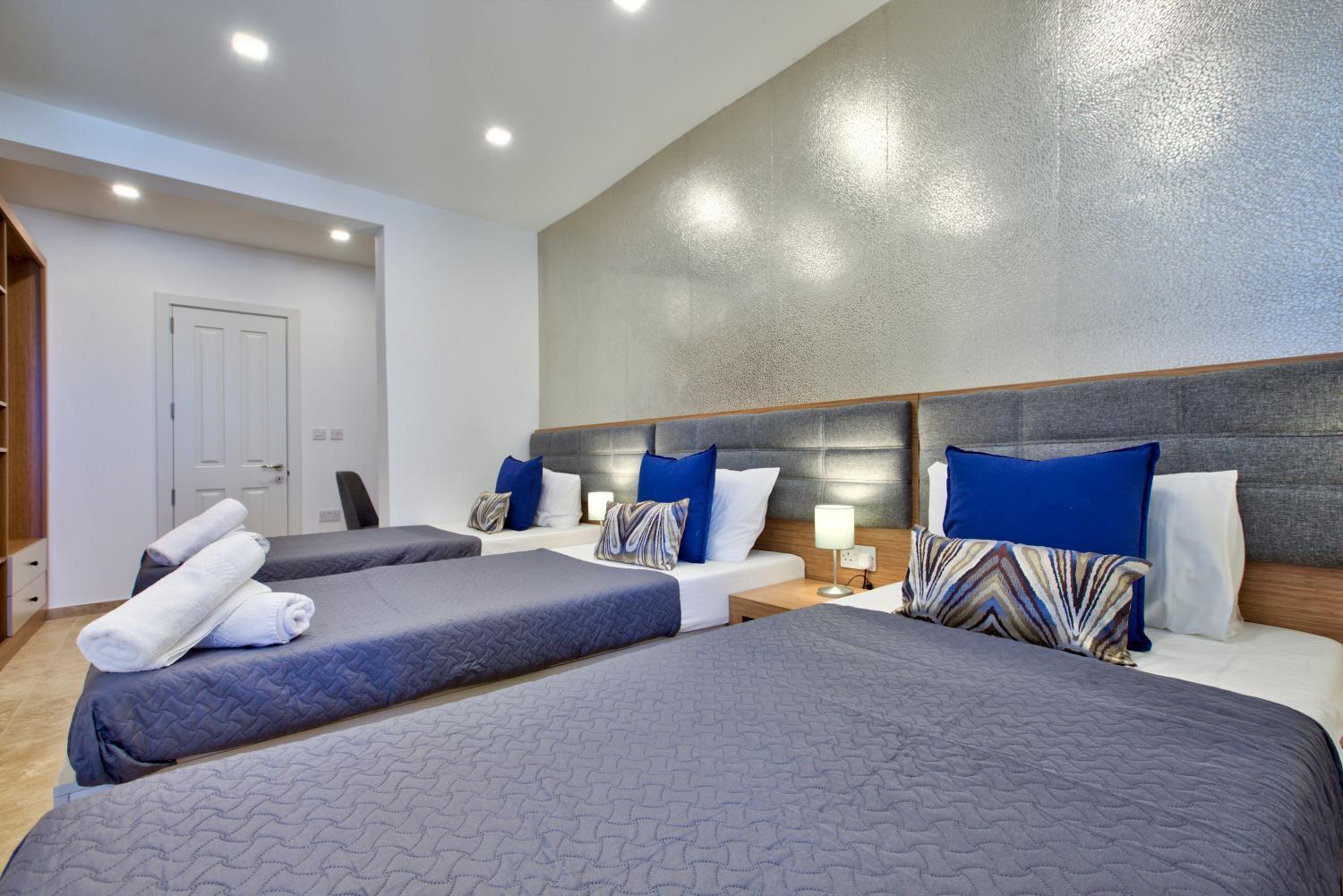 Valletta Luxury 4-Bedroom Duplex With Stunning Sea Views Private Terrace And Jacuzzi Exterior photo
